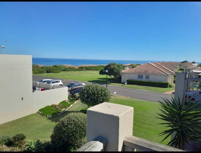 2 BEDROOM APARTMENT FOR SALE IN HERMANUS BEACH CLUB